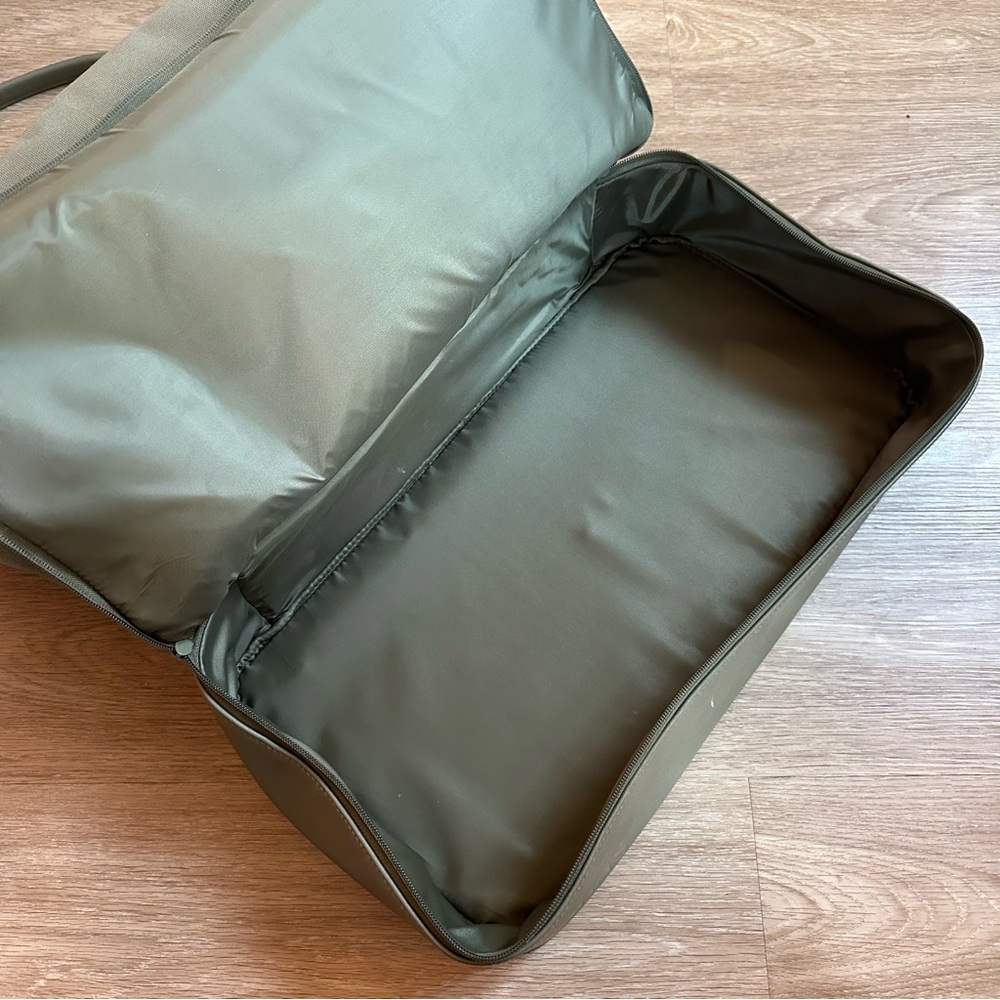 The Weekender Bag - Picture 7 of 11